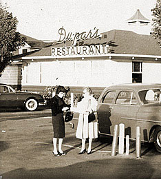 DU-PAR'S has been serving its famous hotcakes for 75 years. 