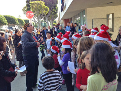 Thirty students in the Wonderland School chorus sang holiday favorites. 