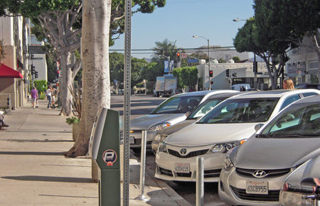 Pay stations inconvenient for Larchmont Village shoppers