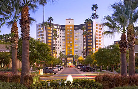 Elevators at Park La Brea need upgrading, residents say